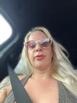 June695_ Live XXX Chat