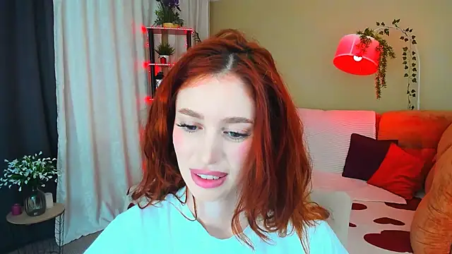 ChristinaConteeree Chat XXX live