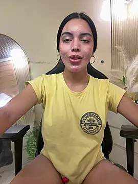 TS-SimplyTheBest Adlı Modelin Canlı XXX Sohbeti