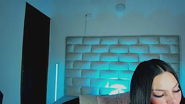 XXX chat uživo modela HollyGrey_