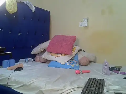 Selassie-'s Live XXX Chat