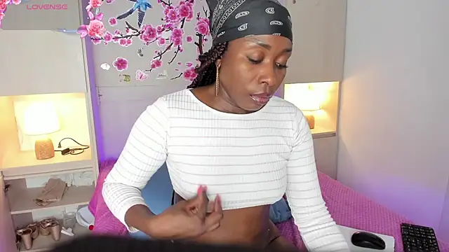 Chat +18 de TaylorBloom ao vivo
