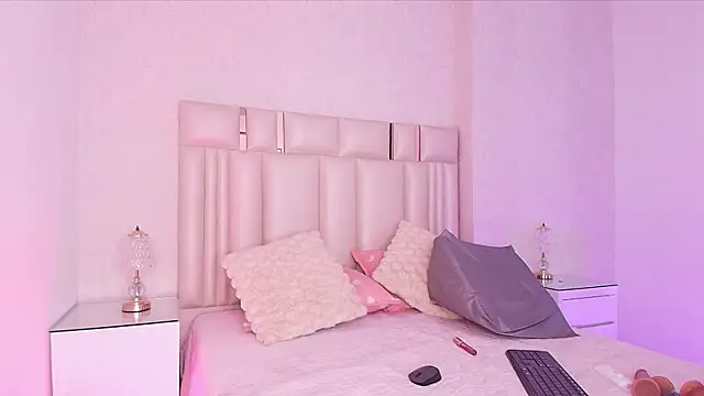 mia_velvett_'s Live XXX Chat