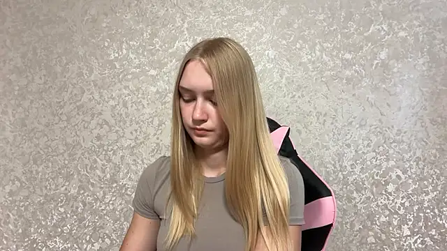 blondegirl2026's Live XXX Chat