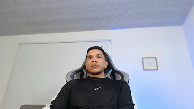 Онлайн чат XXX estebandelouis