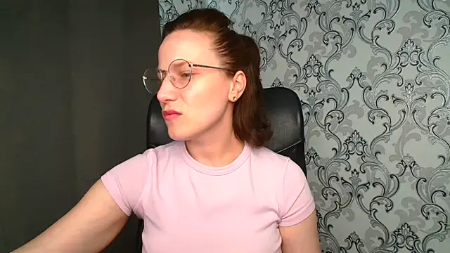 Kelly_Kisss Chat XXX in diretta
