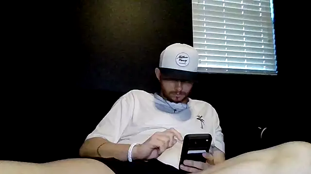 Chat XXX en directo de Mikecloudyhawk