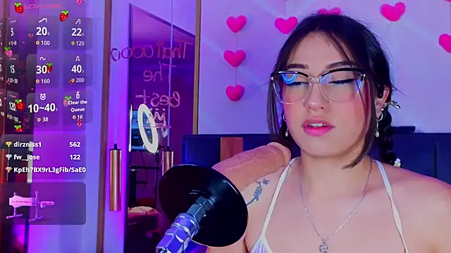 MadyJackson XXX чат на живо