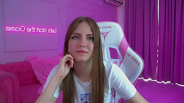 SofiaSarvains Adlı Modelin Canlı XXX Sohbeti