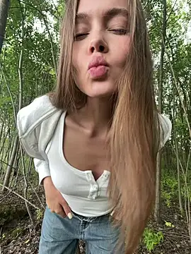 nicole111: онлайн-секс-чат