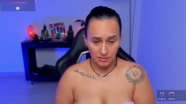 Sara_CharmyのライブXXXチャット