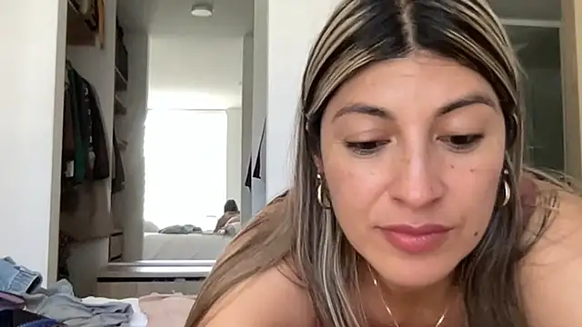 Chat +18 de LunaBeya ao vivo