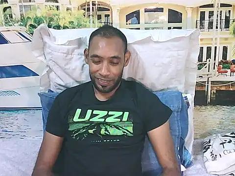 XXX chat uživo modela IndianMagicMike
