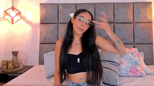 Chat +18 de Roseaurora ao vivo