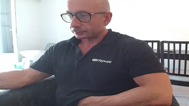 צ'אט XXX בשידור חי של Alex_fortuna