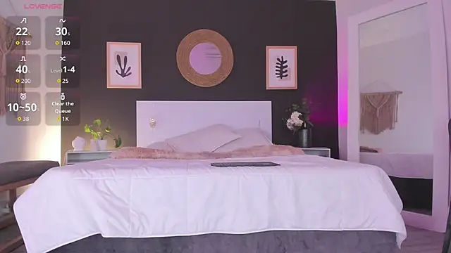 VioletPaket élő XXX-chatje