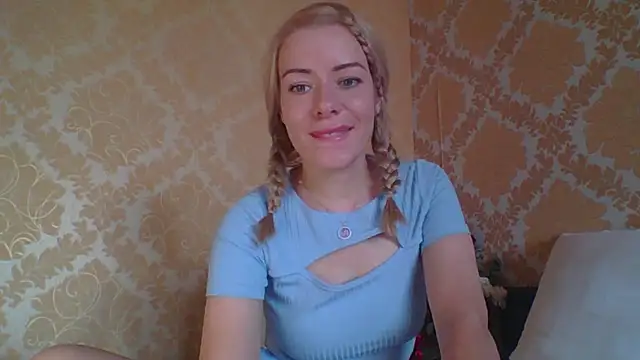 Chat +18 de Softy_Aura_ ao vivo