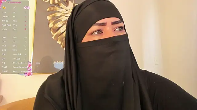 Layla_arabelle élő XXX-chatje