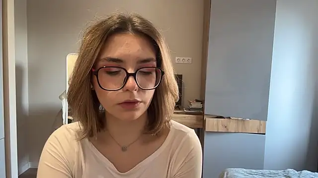 AnnaVelvetFire Adlı Modelin Canlı XXX Sohbeti