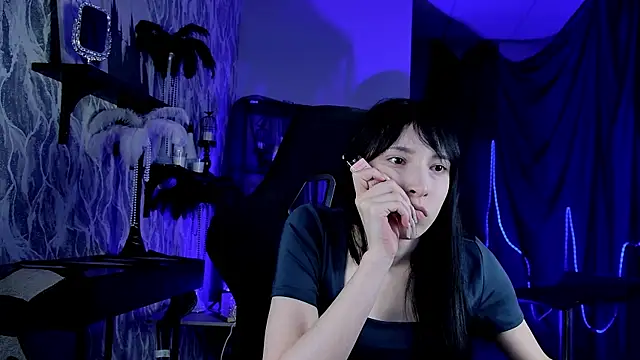 SeraphineSparda's Live XXX Chat