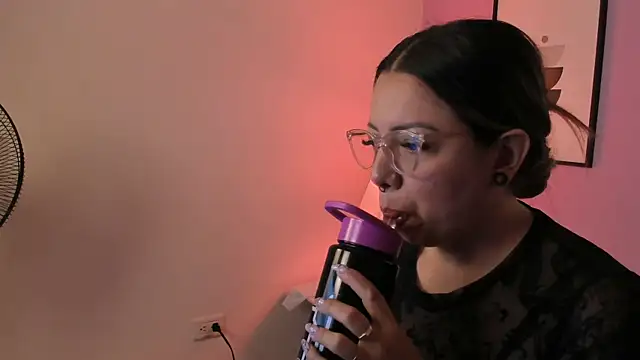 tifannyy_1dh Live XXX-chat