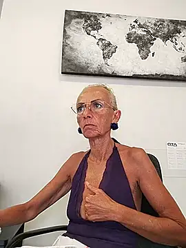clarabell4 Chat XXX in diretta