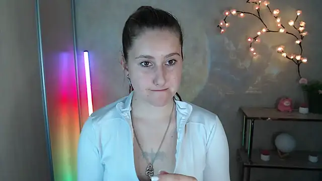 Milka_kamila Adlı Modelin Canlı XXX Sohbeti