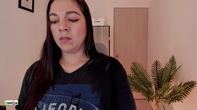 urcute_kitten Adlı Modelin Canlı XXX Sohbeti