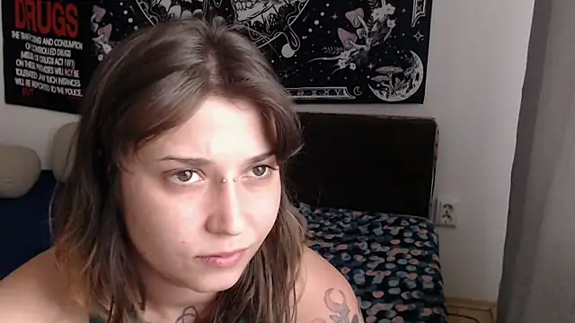 AlienforTwenty Chat XXX in diretta