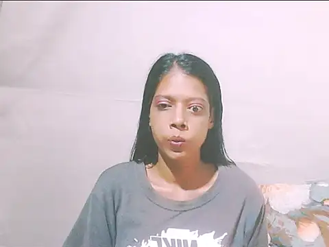 IndianSexyFoxyのライブXXXチャット