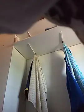 Iulian81 – Naživo XXX chat