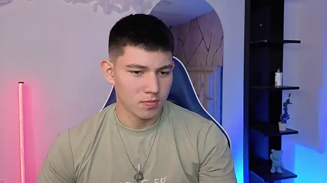 Chat XXX en directo de JamesCr_
