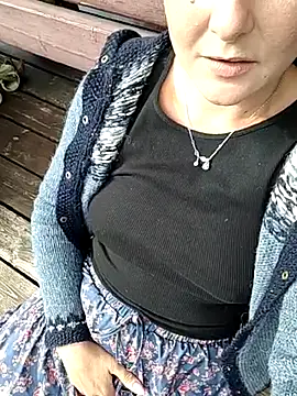 XXX chat uživo modela SwedishJennifer