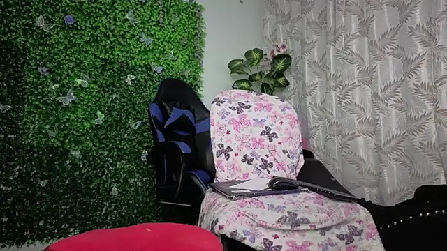 Chat +18 de valquiria_sirgun ao vivo