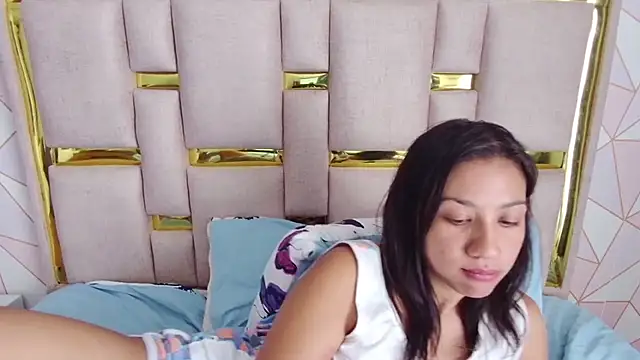 NinaChan_'s Live XXX Chat