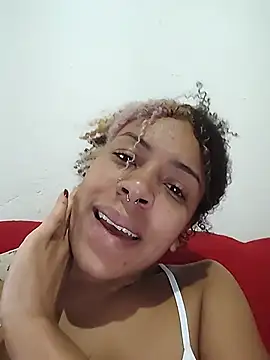 Julia_Pretinha Adlı Modelin Canlı XXX Sohbeti