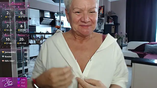roxana_brooks Adlı Modelin Canlı XXX Sohbeti