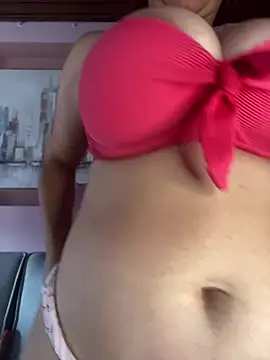 Im_Luuu élő XXX-chatje