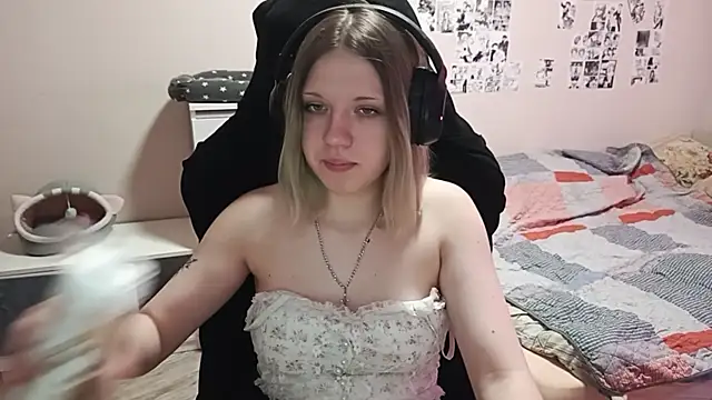 ViolettaCatechini Adlı Modelin Canlı XXX Sohbeti