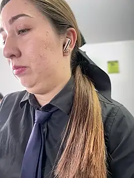 suzy-111 Adlı Modelin Canlı XXX Sohbeti