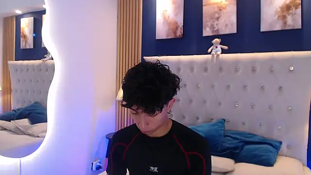 Aiden_Rivers_ Adlı Modelin Canlı XXX Sohbeti