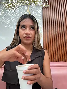 Kimmiebellarie's Live XXX Chat