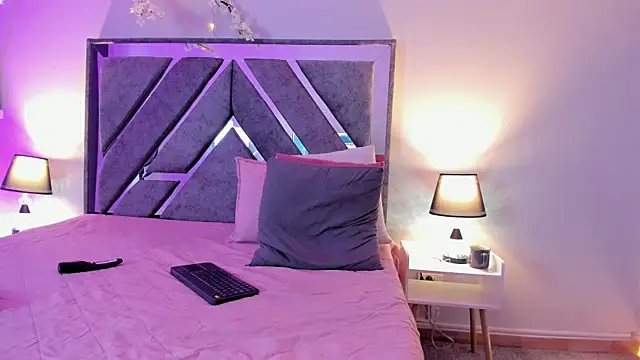Mia_Davis__ Adlı Modelin Canlı XXX Sohbeti