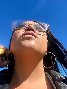 Mia_Risky-1 Live XXX Chat