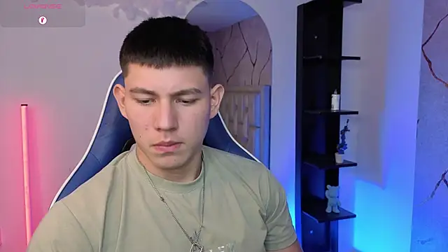 JamesCr_'s Live XXX Chat