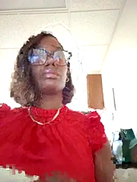 Hottiechocolatier's Live XXX Chat