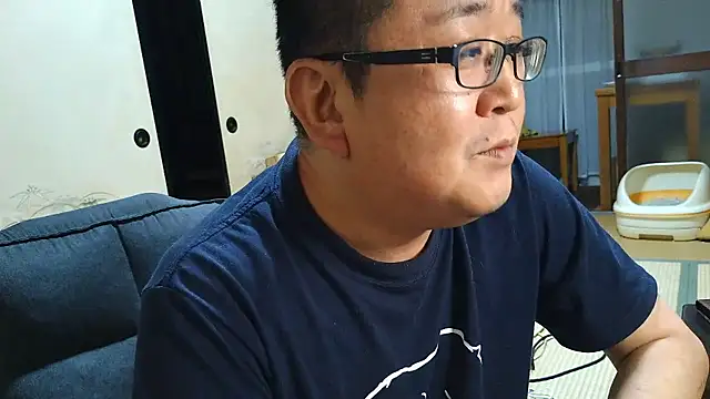 Tkousuke 即時 XXX 聊天