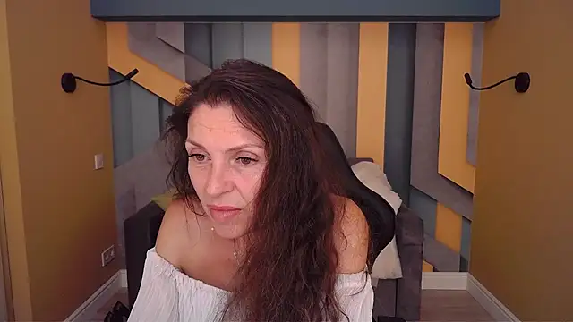 צ'אט XXX בשידור חי של EllaLong