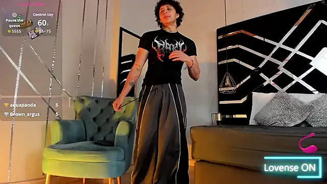 แชท XXX สดของ JayTaylorr