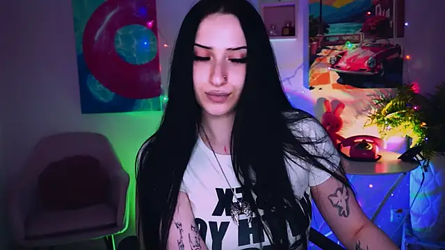 MonicaLowes' Live XXX Chat